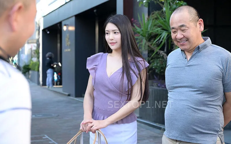 Thấy vợ yêu của nhân viên đẹp quá, quản lý lại có sở thích xxx bà xã người khác nên đã…